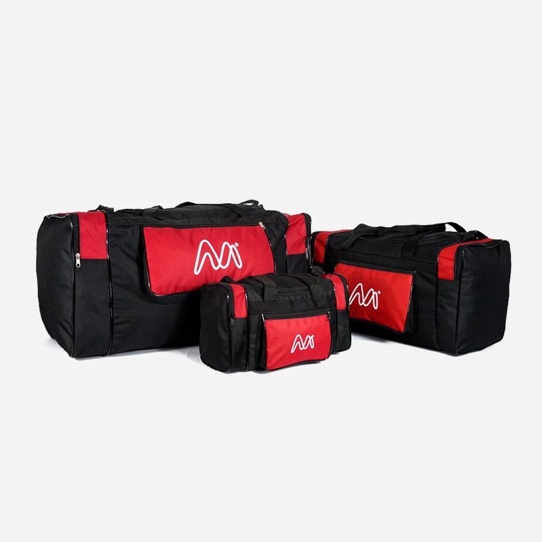 Kit com 3 malas de viagem em tamanhos GG, G e P. Estrutura em nylon preto e azul, bolsos laterais e frontais com zíper, alça de mão e ombro. Ideal para viagens longas e curtas.