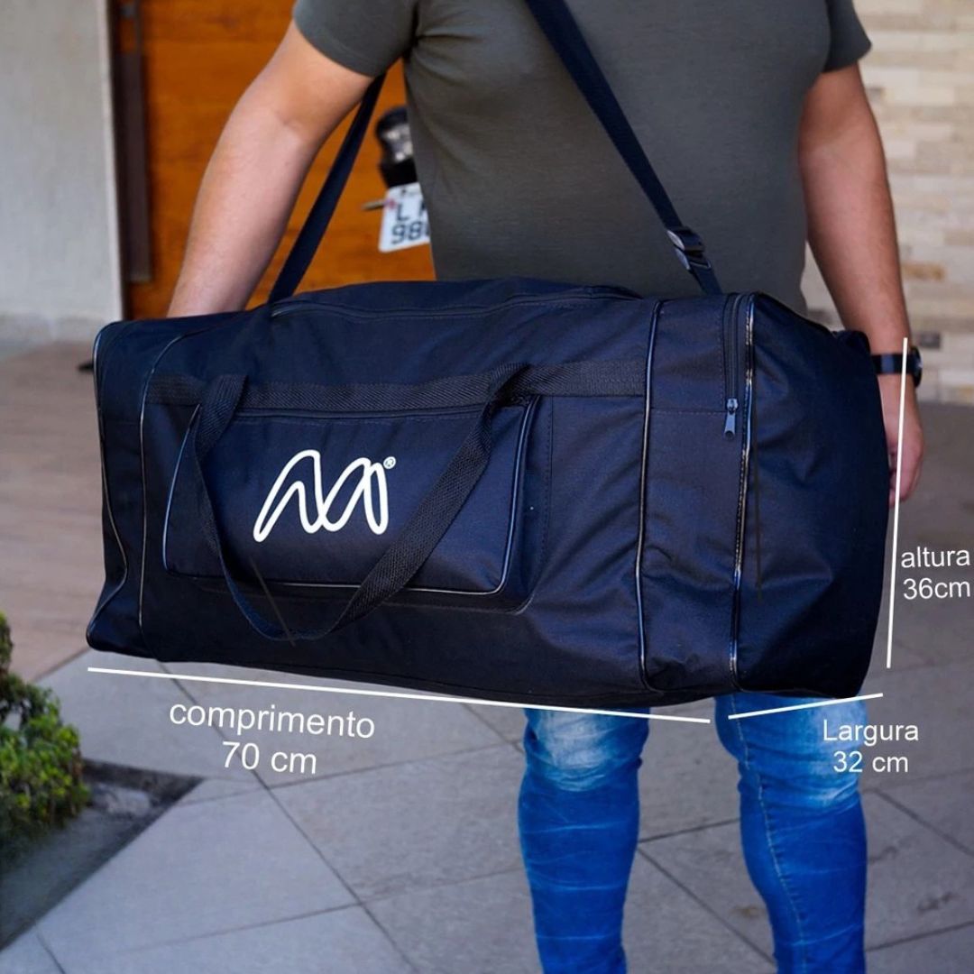 Kit com 3 malas de viagem em tamanhos GG, G e P. Estrutura em nylon preto e azul, bolsos laterais e frontais com zíper, alça de mão e ombro. Ideal para viagens longas e curtas.