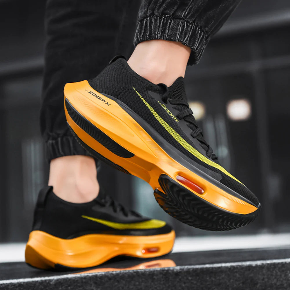Tênis Speed Run com tecnologia de amortecimento MaxAir. Leve, respirável e estiloso, ideal para corrida, academia ou dia a dia. Conforto e performance juntos.