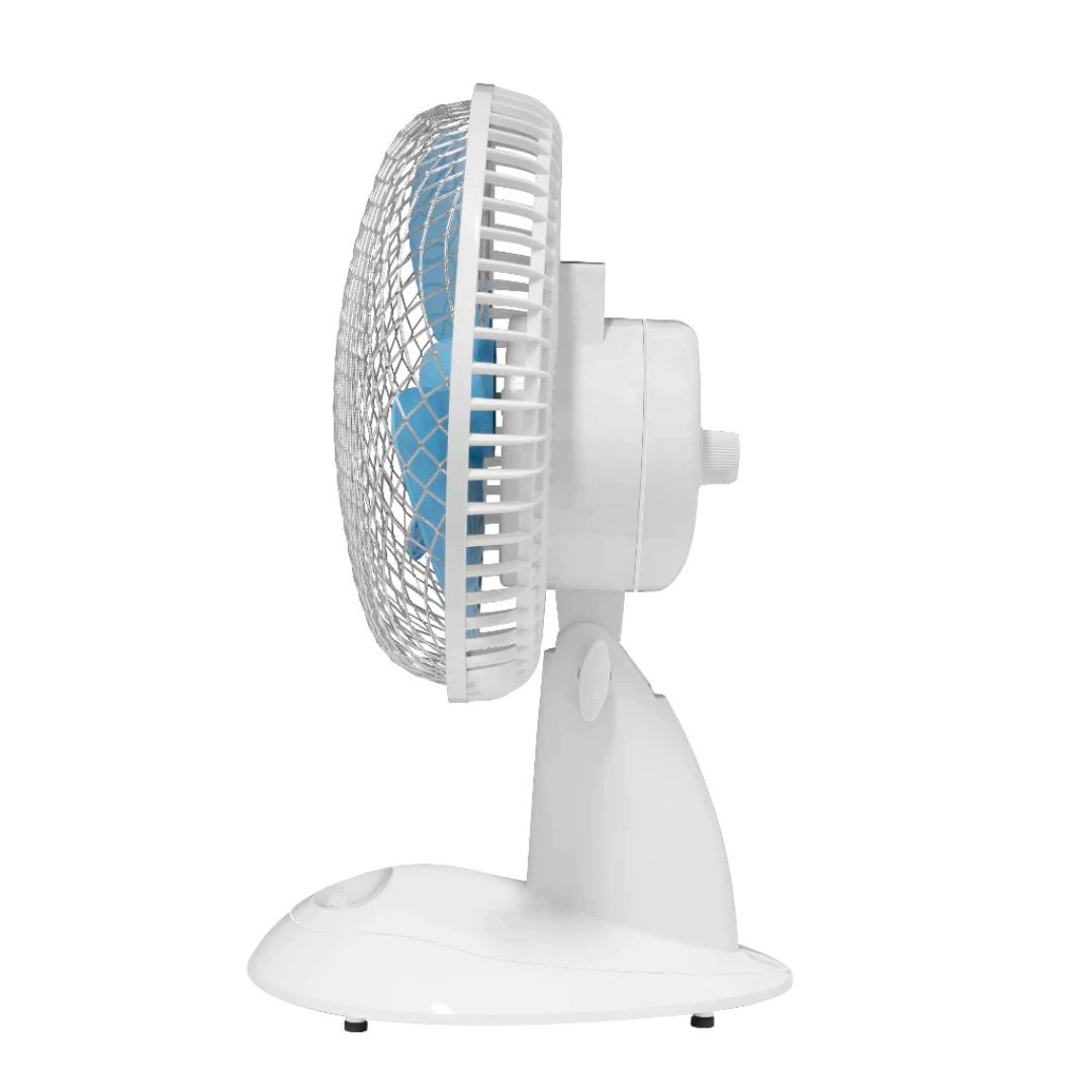 Ventilador de mesa pequeno com 18 cm, ideal para ambientes compactos. Design funcional, controle de velocidade e baixo consumo de energia. Refresca com eficiência e silêncio.