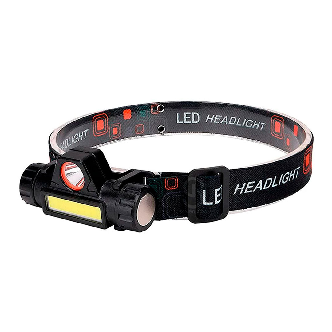 Lanterna de cabeça com faixa elástica ajustável, corpo em plástico preto com LED frontal e base magnética. Modelo leve e compacto com 2 modos de luz e inclinação ajustável.