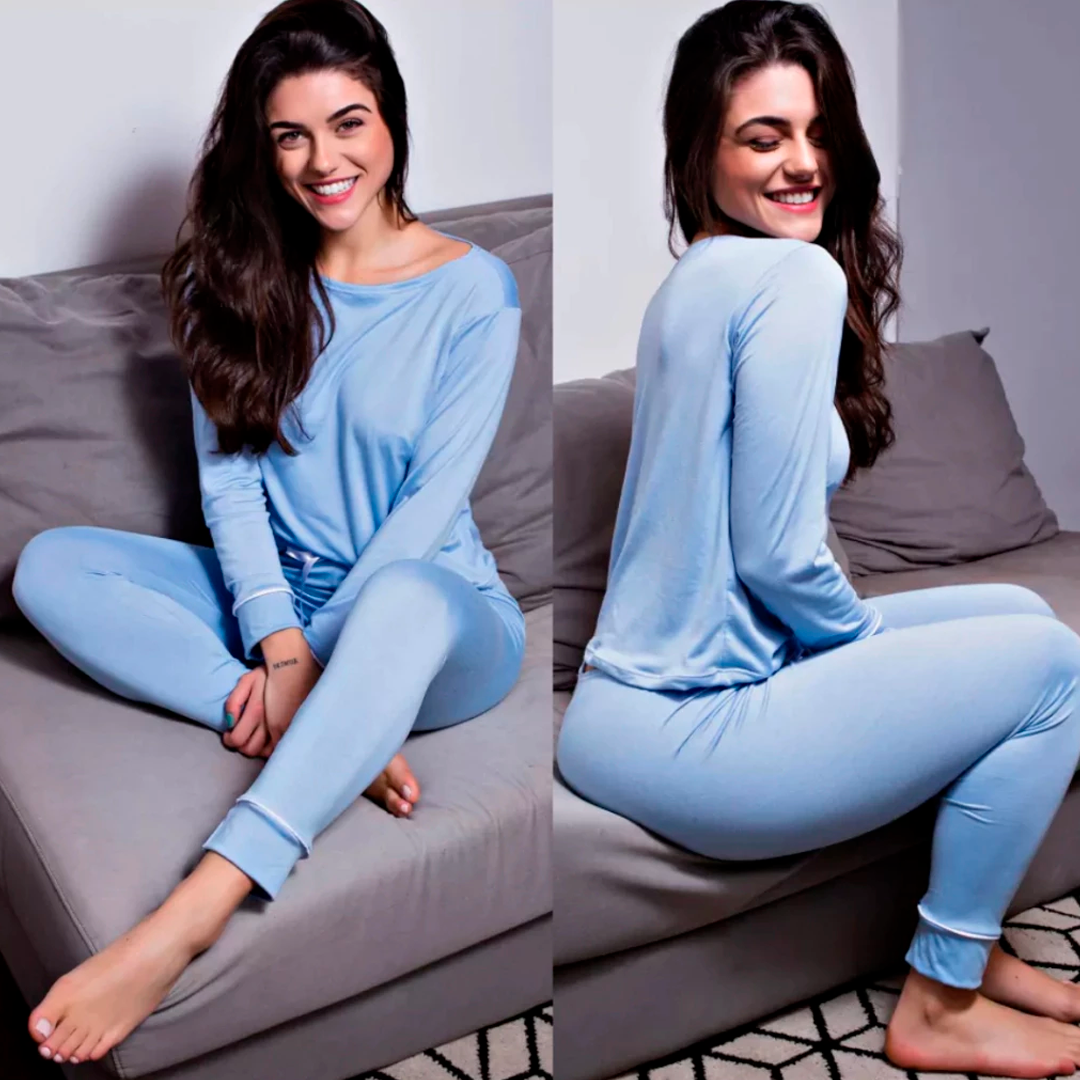 Pijama feminino de inverno em tecido Micro Sensitivity. Leve, quente e confortável, com laço de cetim na calça. Perfeito para noites frias com estilo e suavidade.