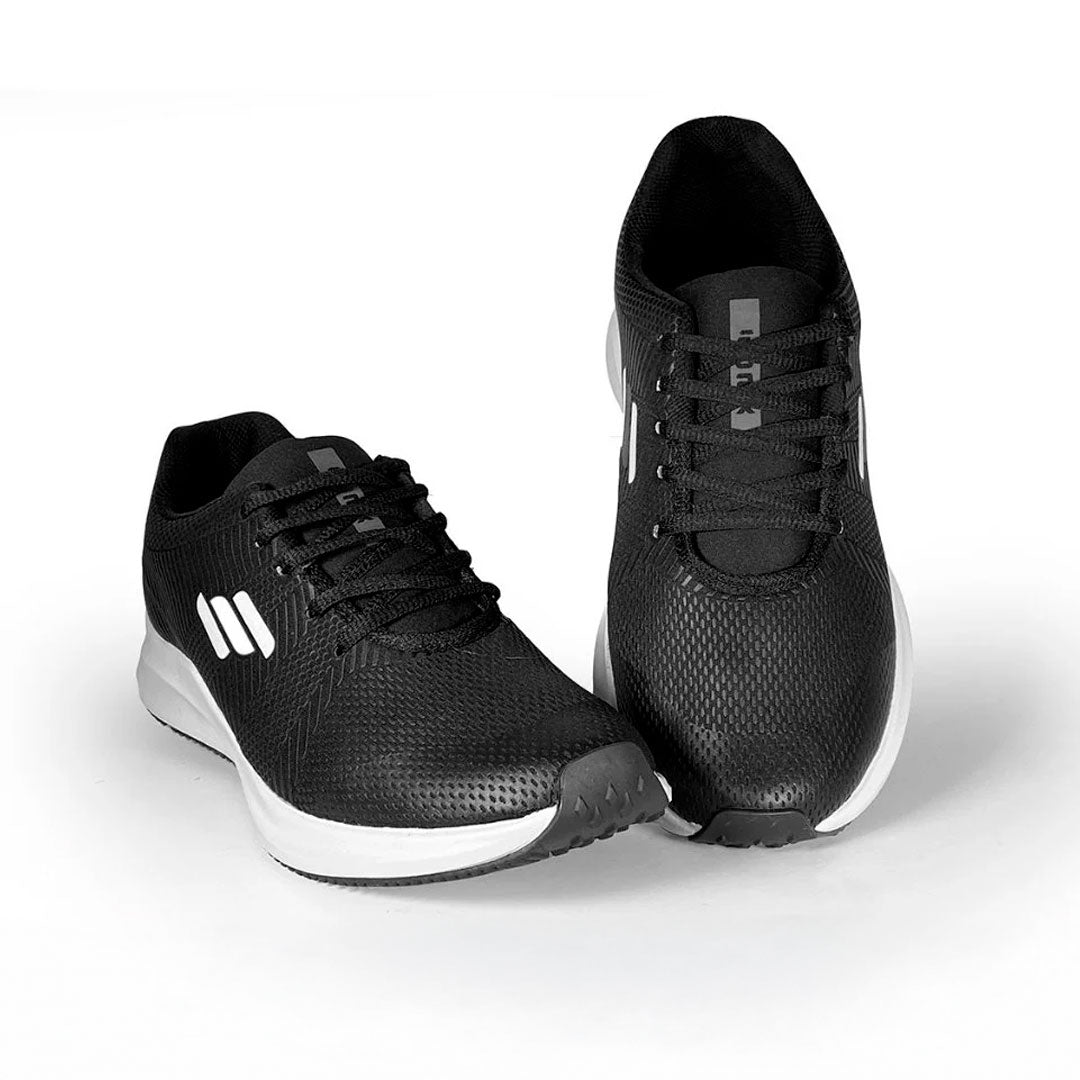 Tênis feminino fitness disponível nas cores preta com rosa, preta com branco e cinza com rosa. Modelo esportivo com cabedal respirável e solado alto emborrachado, ideal para treinos, caminhadas e o dia a dia.