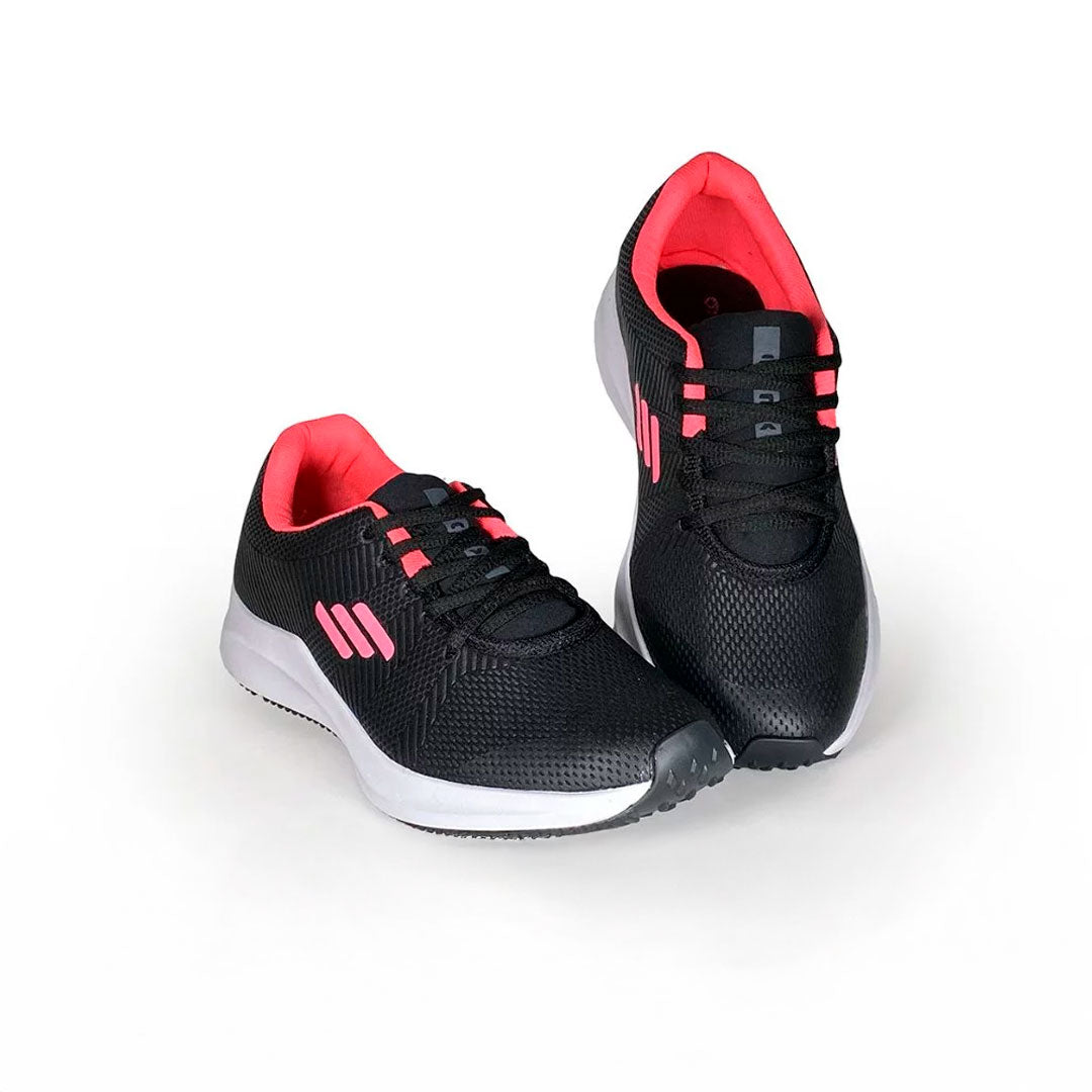 Tênis feminino fitness disponível nas cores preta com rosa, preta com branco e cinza com rosa. Modelo esportivo com cabedal respirável e solado alto emborrachado, ideal para treinos, caminhadas e o dia a dia.