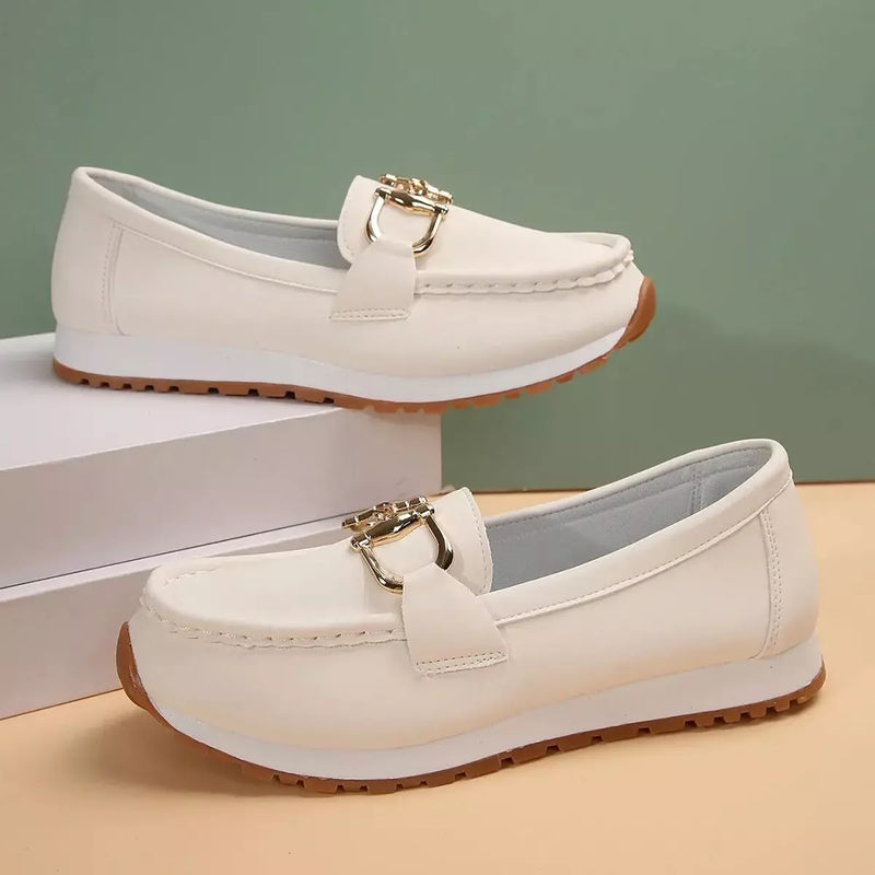 Mocassim Feminino - Casual com Fivela Dourada