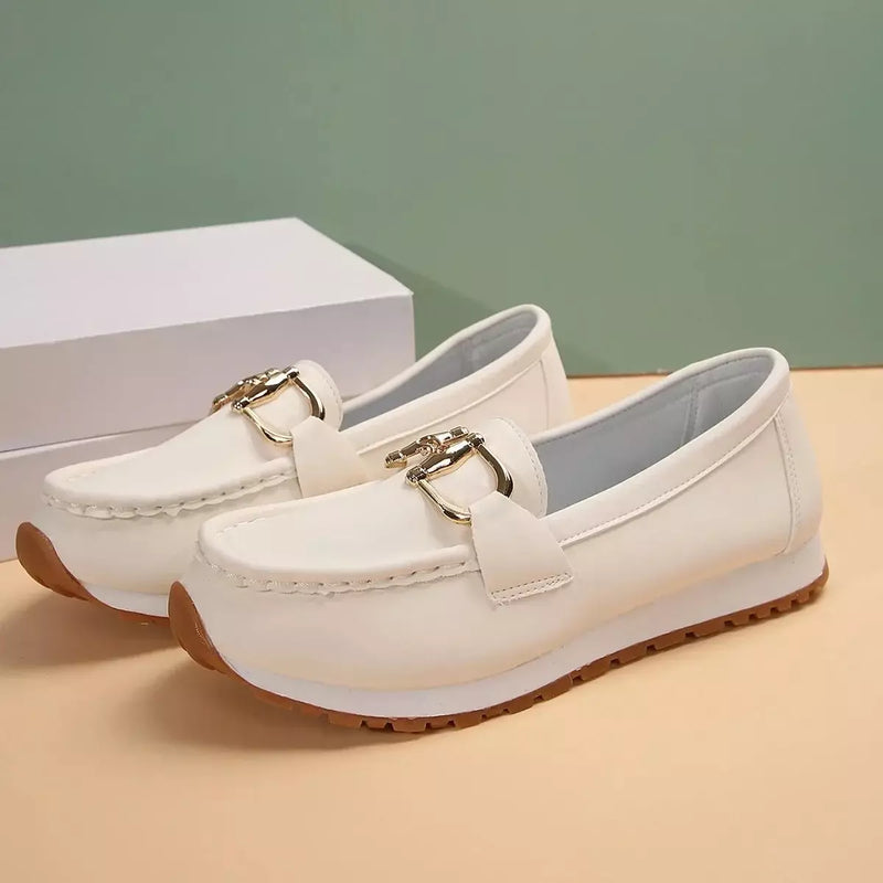 Mocassim Feminino - Casual com Fivela Dourada