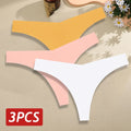 Mulher usando calcinha tanga sem costura cor preta, com recorte anatômico que não marca sob roupas, ideal para looks justos e tecidos finos, oferecendo conforto e leveza no dia a dia.