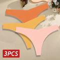 Mulher usando calcinha tanga sem costura cor preta, com recorte anatômico que não marca sob roupas, ideal para looks justos e tecidos finos, oferecendo conforto e leveza no dia a dia.