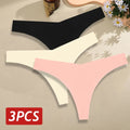 Mulher usando calcinha tanga sem costura cor preta, com recorte anatômico que não marca sob roupas, ideal para looks justos e tecidos finos, oferecendo conforto e leveza no dia a dia.
