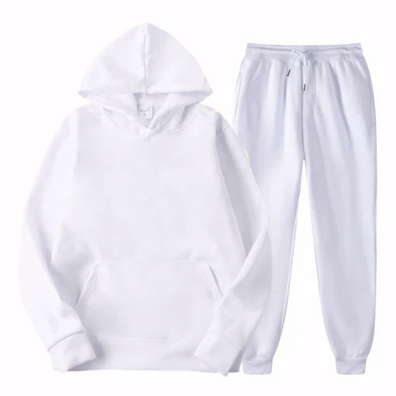 Conjunto de moletom unissex com capuz ajustável e calça jogger, disponível em preto e bege. Ideal para o frio, com tecido confortável e caimento moderno para homens e mulheres.