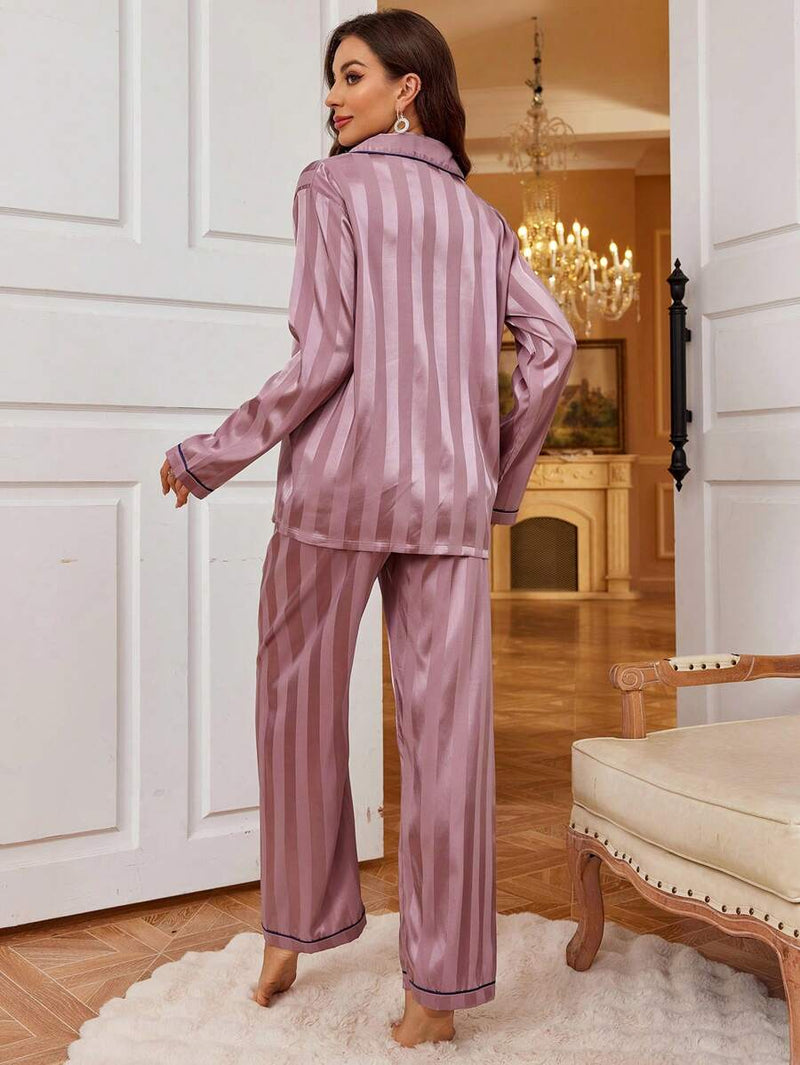 Pijama Longo de Cetim Elegante