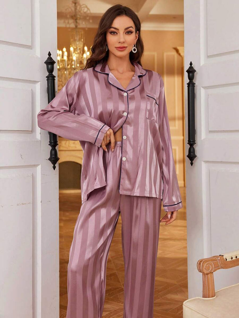 Pijama Longo de Cetim Elegante