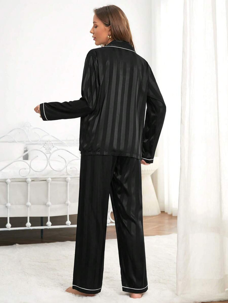 Pijama Longo de Cetim Elegante