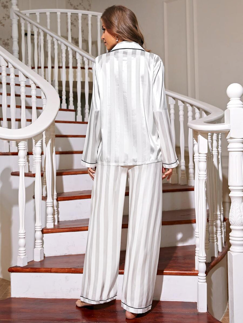 Pijama Longo de Cetim Elegante