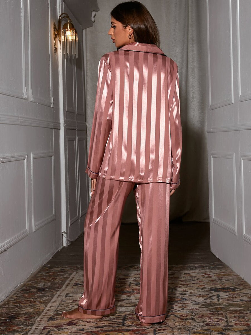 Pijama Longo de Cetim Elegante