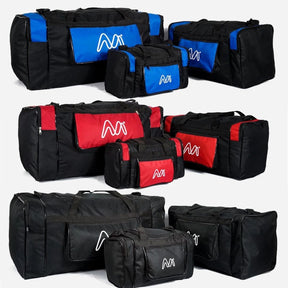 Kit com 3 malas de viagem em tamanhos GG, G e P. Estrutura em nylon preto e azul, bolsos laterais e frontais com zíper, alça de mão e ombro. Ideal para viagens longas e curtas.