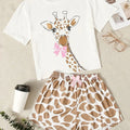Conjunto de pijama feminino em algodão com camiseta estampada e shorts confortáveis, ideal para noites de sono tranquilas e cheias de estilo.

