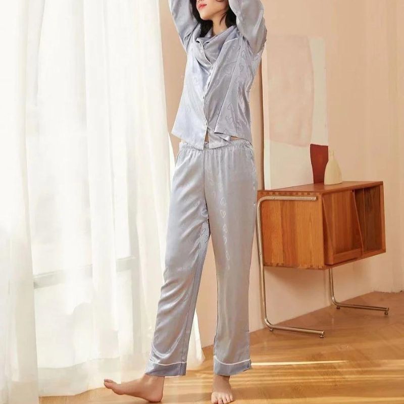 Pijama Luxuoso Feminino