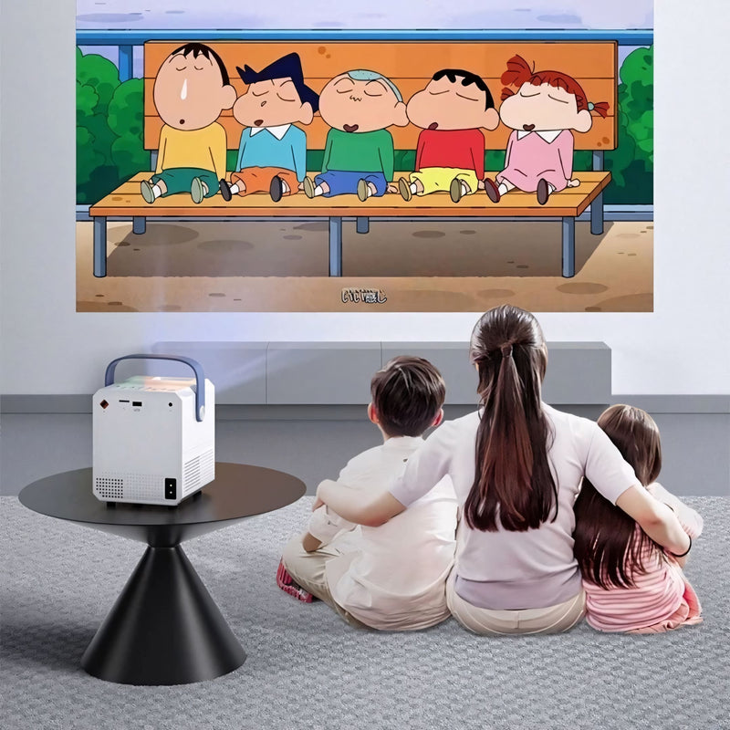 Projetor portátil inteligente com design moderno e alça superior, ideal para assistir filmes e apresentações em qualquer lugar. Conexões HDMI, USB e Wi-Fi, compatível com celular, notebook e TV box.