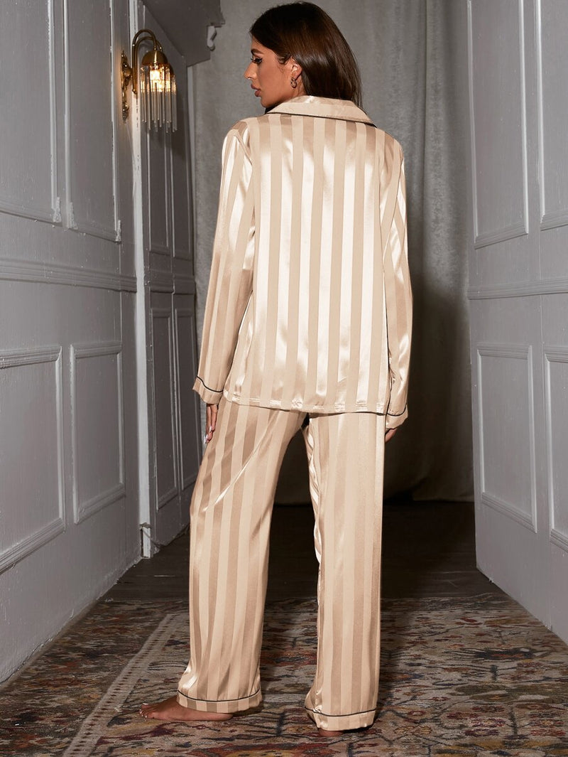 Pijama Longo de Cetim Elegante