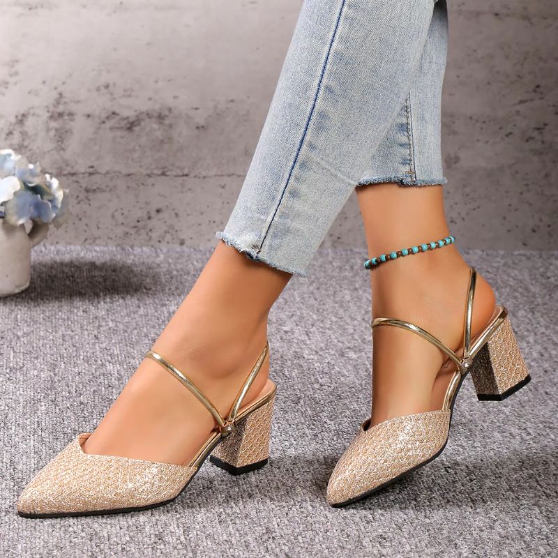 Sapato Feminino com Salto Bloco - Bico Apontado e Design Versátil