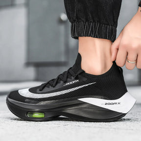 Tênis Speed Run com tecnologia de amortecimento MaxAir. Leve, respirável e estiloso, ideal para corrida, academia ou dia a dia. Conforto e performance juntos.