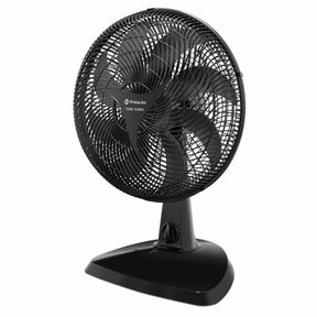 Ventilador silencioso com 8 pás, 150W, base firme e design 2 em 1 para mesa ou parede. Ideal para ambientes internos com ventilação potente e oscilação automática.