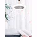 Ventilador de teto com luminária LED integrada, instalação simples no bocal E27 e controle remoto incluso. Design moderno, ideal para ambientes pequenos e elegantes.