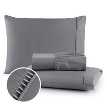 Conjunto de lençol de micropercal 400 fios disponível nas cores branca, bege e preta. Inclui lençol com elástico e fronhas com detalhe em ponto palito, trazendo sofisticação e conforto ao quarto.