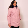 Jaqueta Parka Dupla Face Feminina Impermeável, modelo versátil com dois estilos em uma peça. Proteção térmica para frio intenso, capuz removível com pelos sintéticos e bolsos funcionais. Ideal para looks sofisticados ou esportivos no inverno.