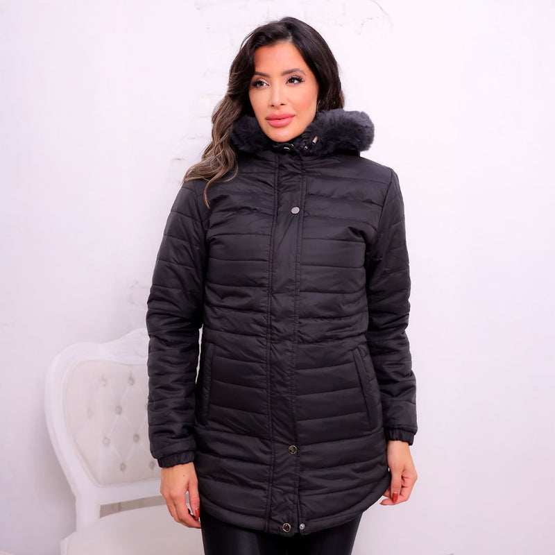 Jaqueta Parka Dupla Face Feminina Impermeável, modelo versátil com dois estilos em uma peça. Proteção térmica para frio intenso, capuz removível com pelos sintéticos e bolsos funcionais. Ideal para looks sofisticados ou esportivos no inverno.
