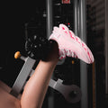 Tênis feminino esportivo com solado tecnológico em micro expandido, cabedal em malha respirável e design moderno. Disponível em cores vibrantes como pink, amarelo e verde neon.