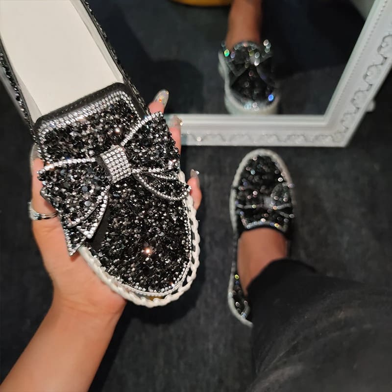 Sapato Feminino de Luxo Slip On com Laço e Strass